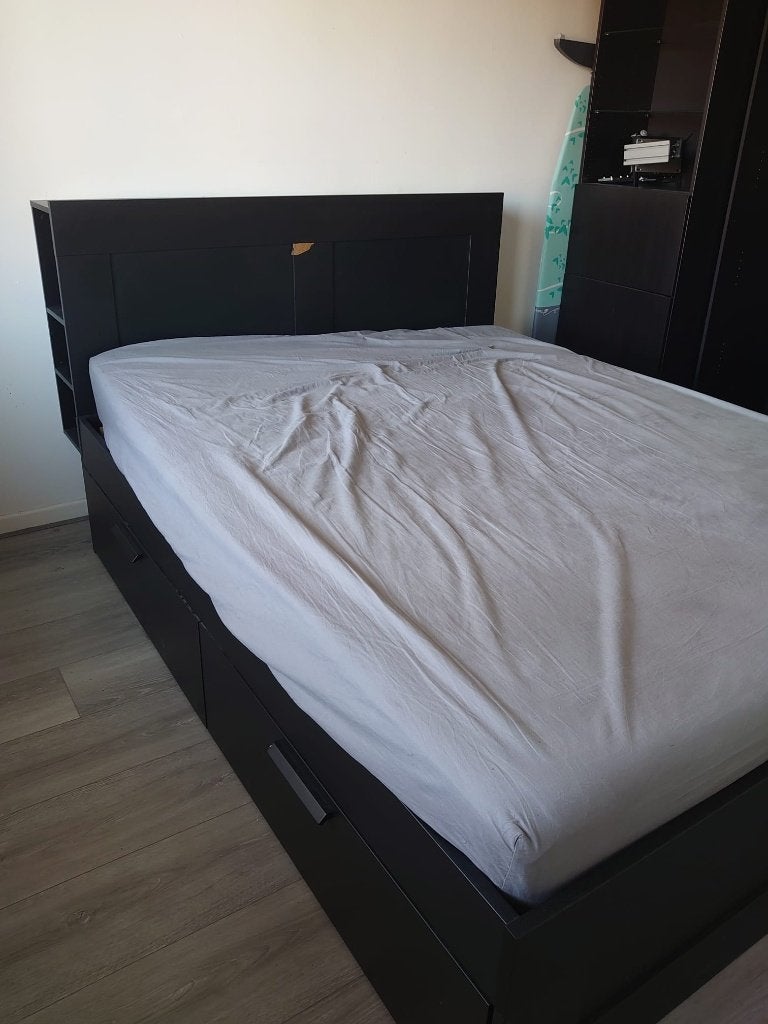 IKEA BRIMNES bed met hoofdbord, opberglades en lattenbodems, Huis en Inrichting, Ophalen, Zwart, Tweepersoons, 180 cm