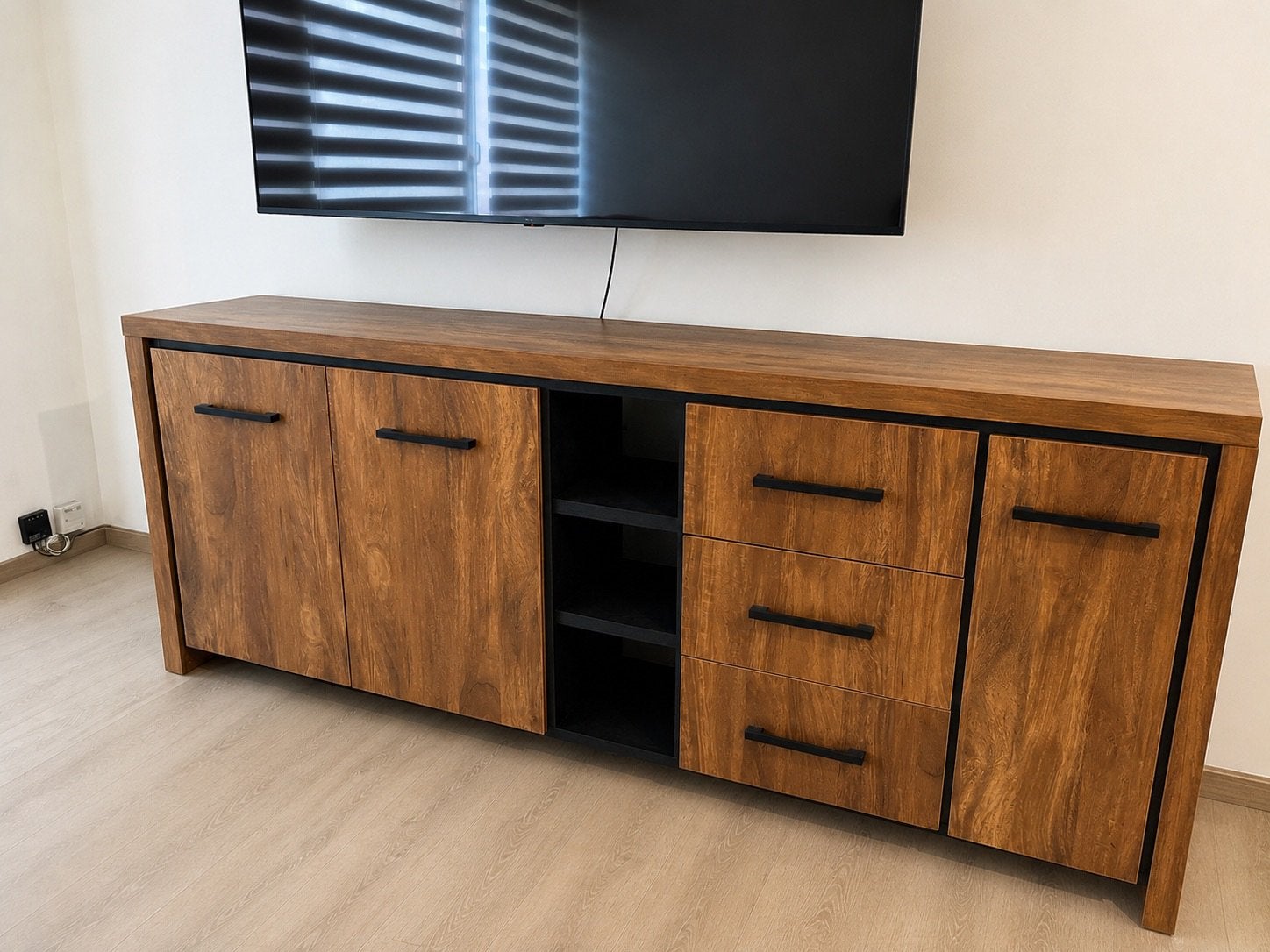 Grand buffet / meuble TV – 230 cm – Excellent état, Avec tiroir(s), 25 à 50 cm, 200 cm ou plus, Comme neuf