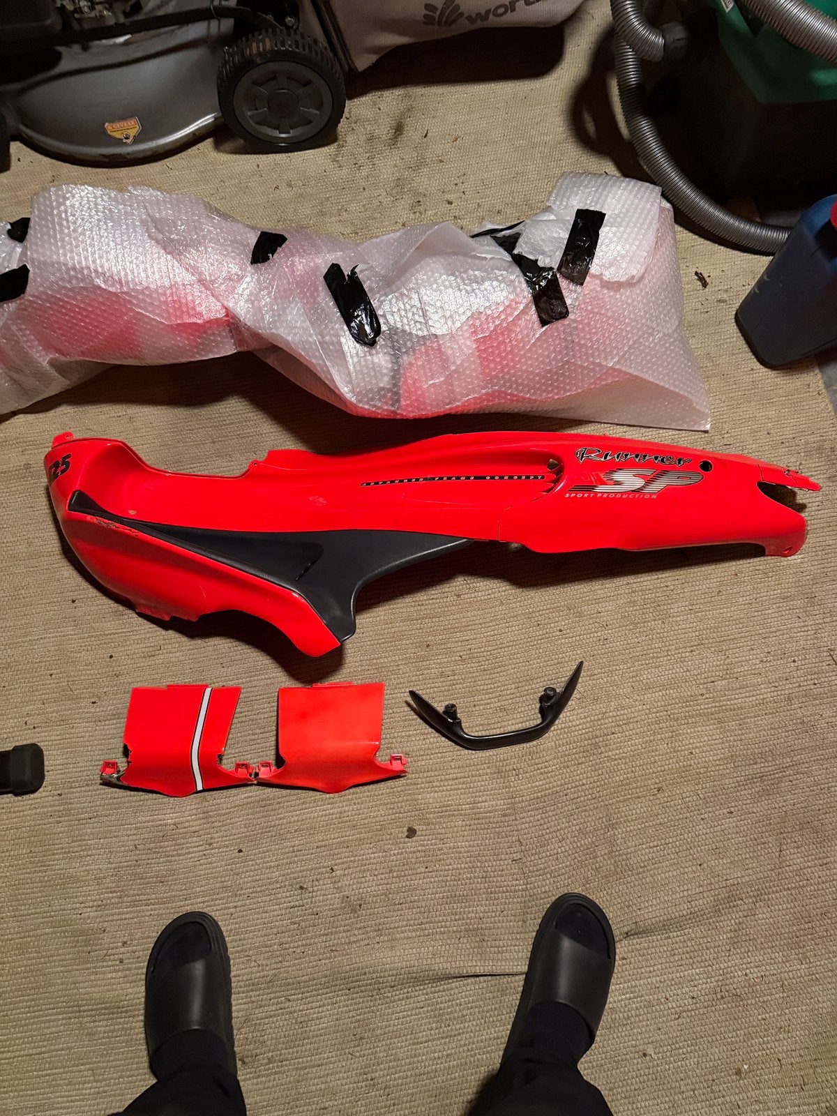 Gilera runner kappen fluo rosso/opaco, Ophalen