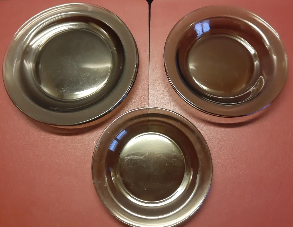 Set van 9 borden 'Arcoroc 36 France' - gerookt glas, Ophalen of Verzenden, Gebruikt, Glas, Bord(en)