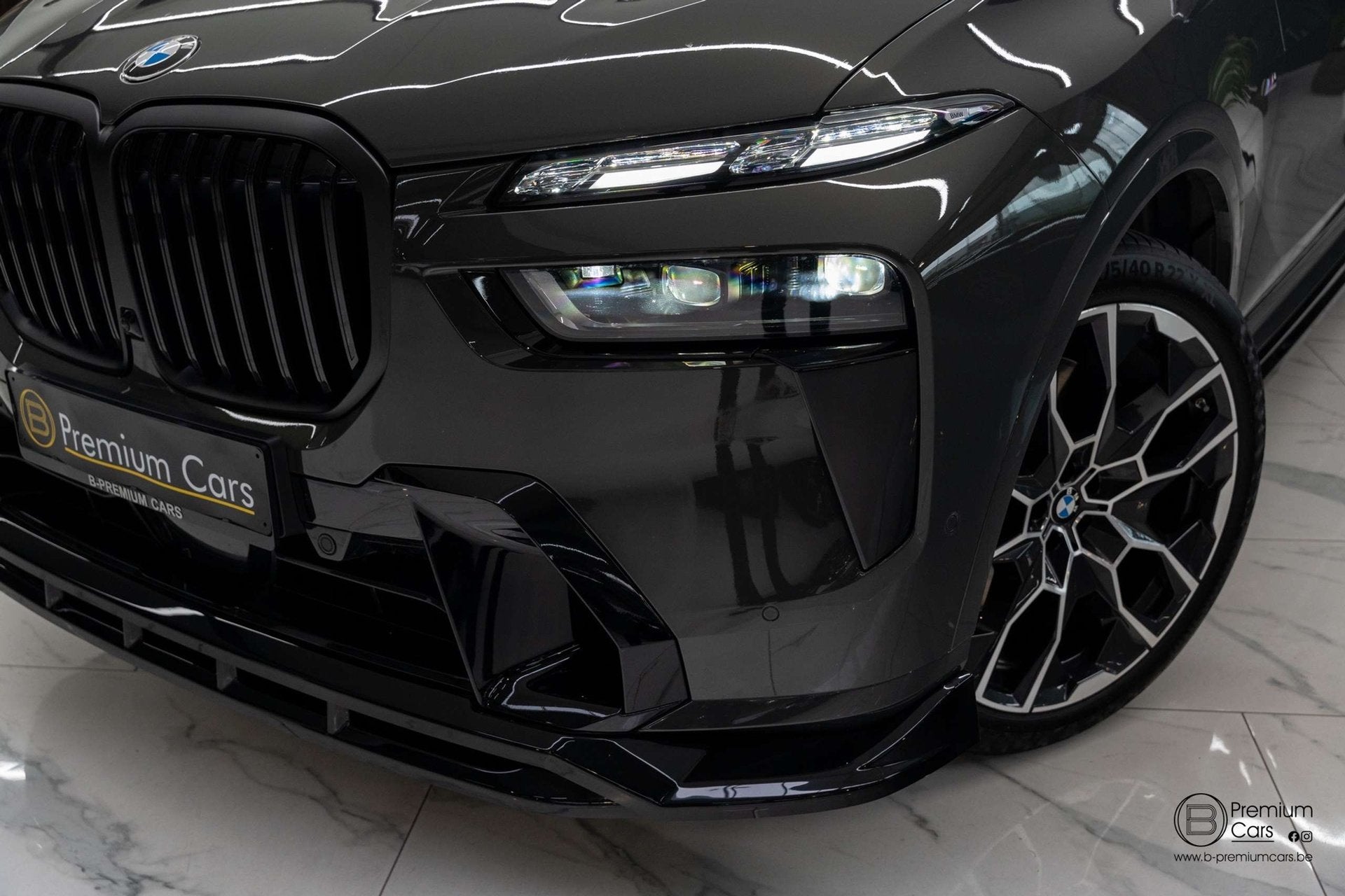 BMW X7 xDrive 40d M-pack pro bodykit! Full options! B&W! Car, Autos, Argent ou Gris, Achat, Euro 6, Entreprise