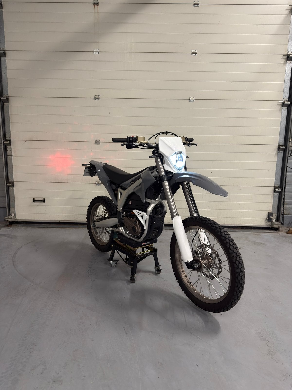Surron Storm Bee 22KW A1 & B rijbewijs, Ophalen, Zo goed als nieuw, Overige merken