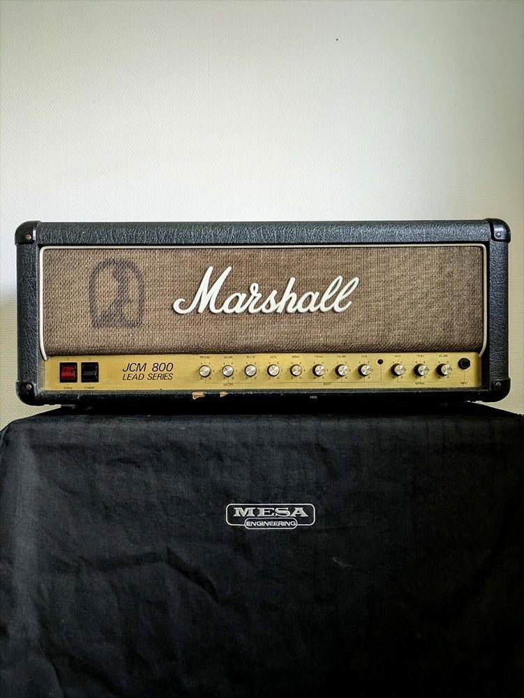 Marshall JCM 800 Lead 2210 (1985) + hardcase, Muziek en Instrumenten, Ophalen, Gebruikt, Gitaar, 50 tot 100 watt