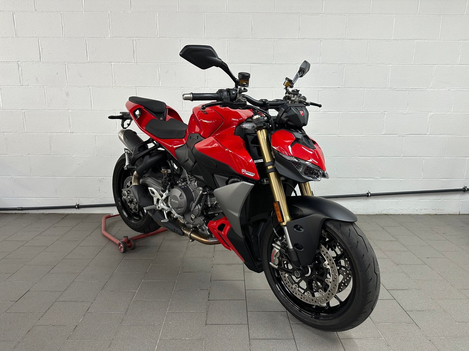 DUCATI STREETFIGHTER V2 ***DUCATI SAMBREVILLE***