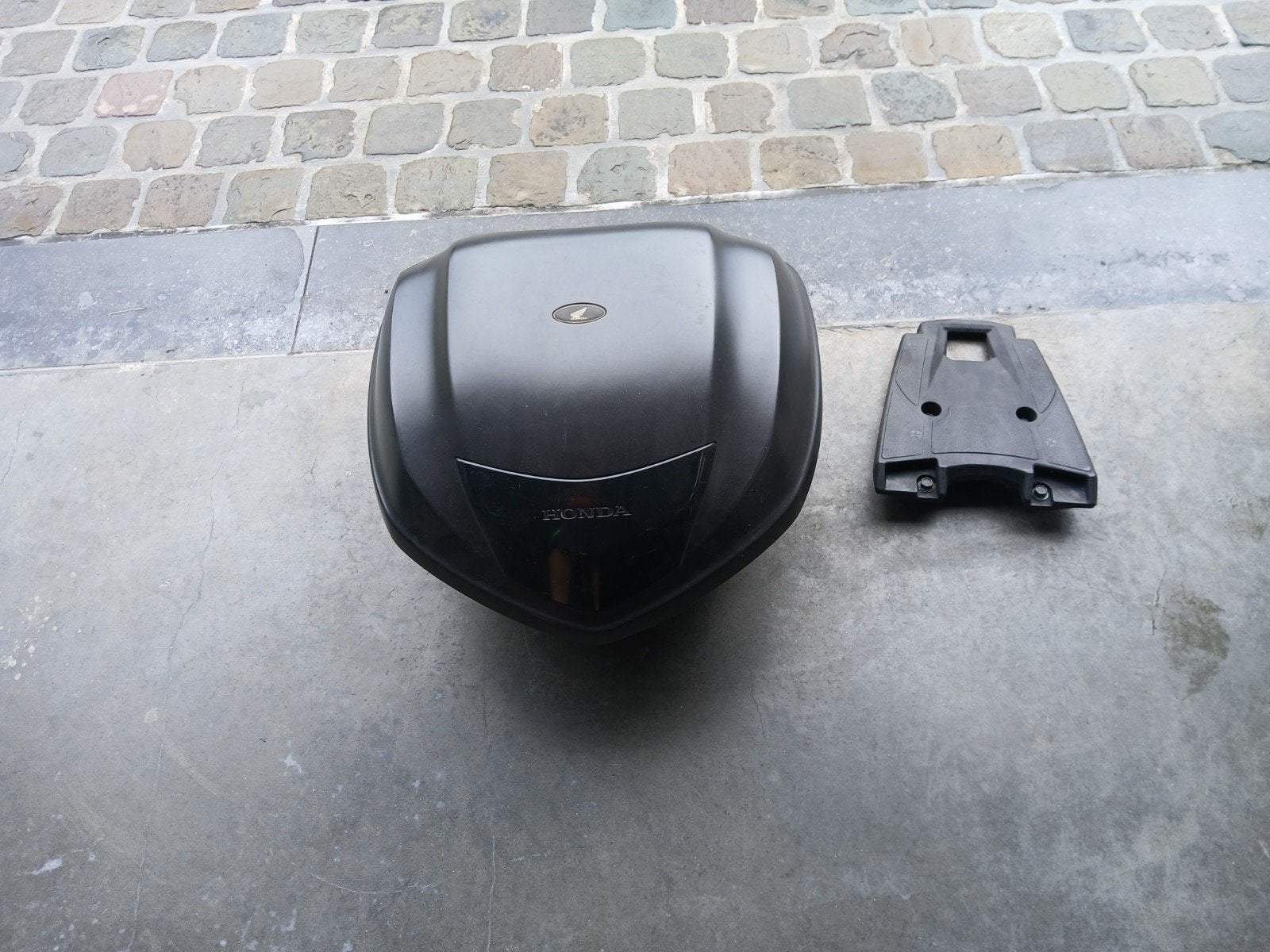 Topkoffer  honda. Tel 0487 40 99 61   25eu, Motos, Accessoires | Valises & Sacs, Enlèvement ou Envoi