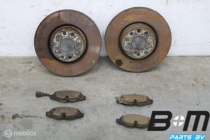 Set schijven + blokken voorzijde Audi A3 8Y 5Q0615301F, Utilisé