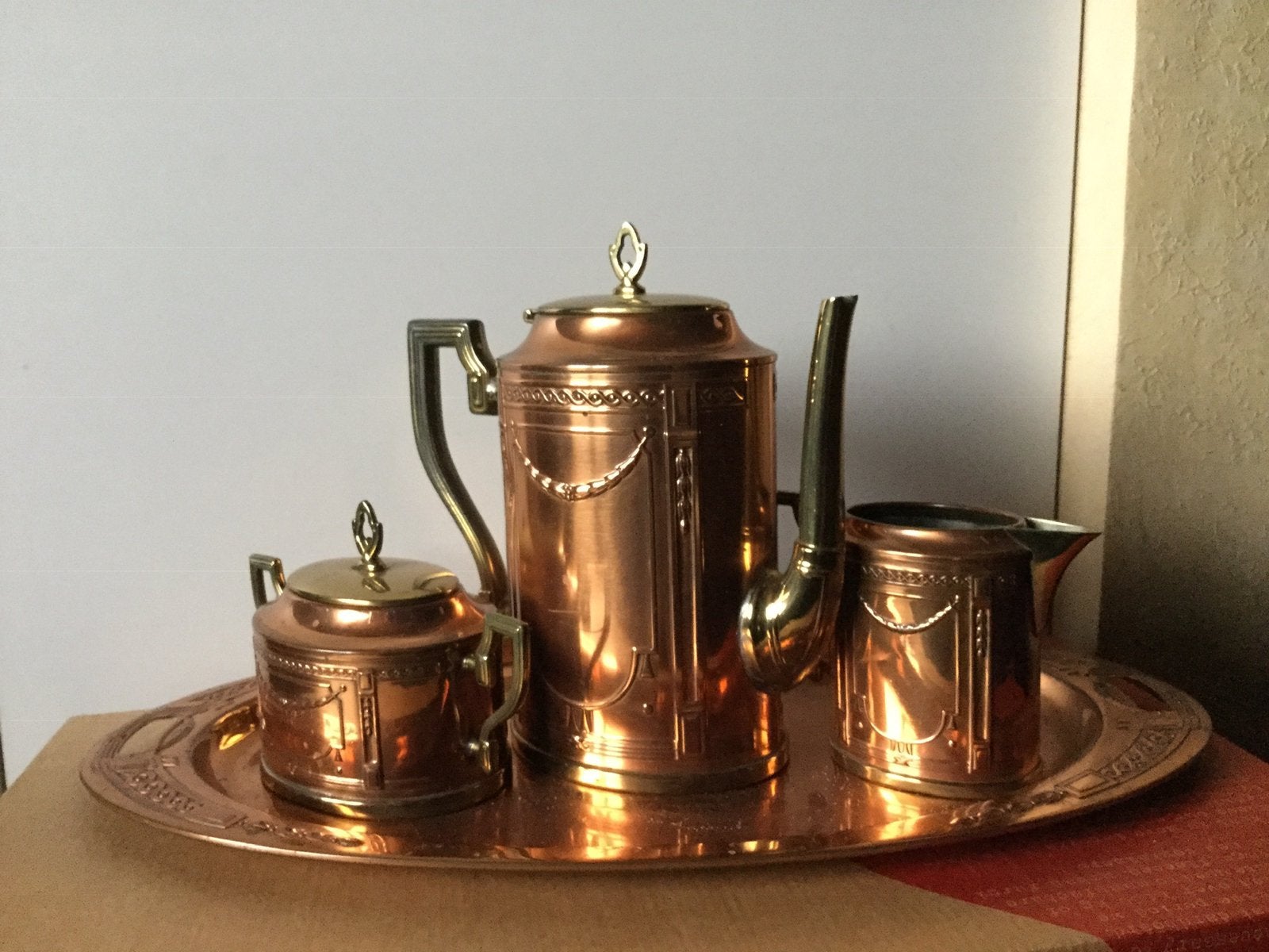Een koperen koffieset, Ophalen