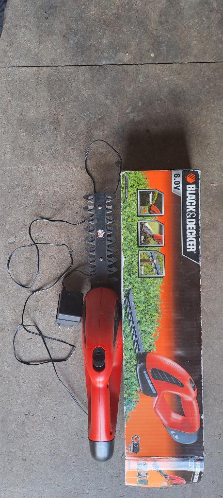 black en decker snoerloze buxusschaar 6v, Tuin en Terras, Heggenscharen, Ophalen, Gebruikt, Accu, Black & Decker