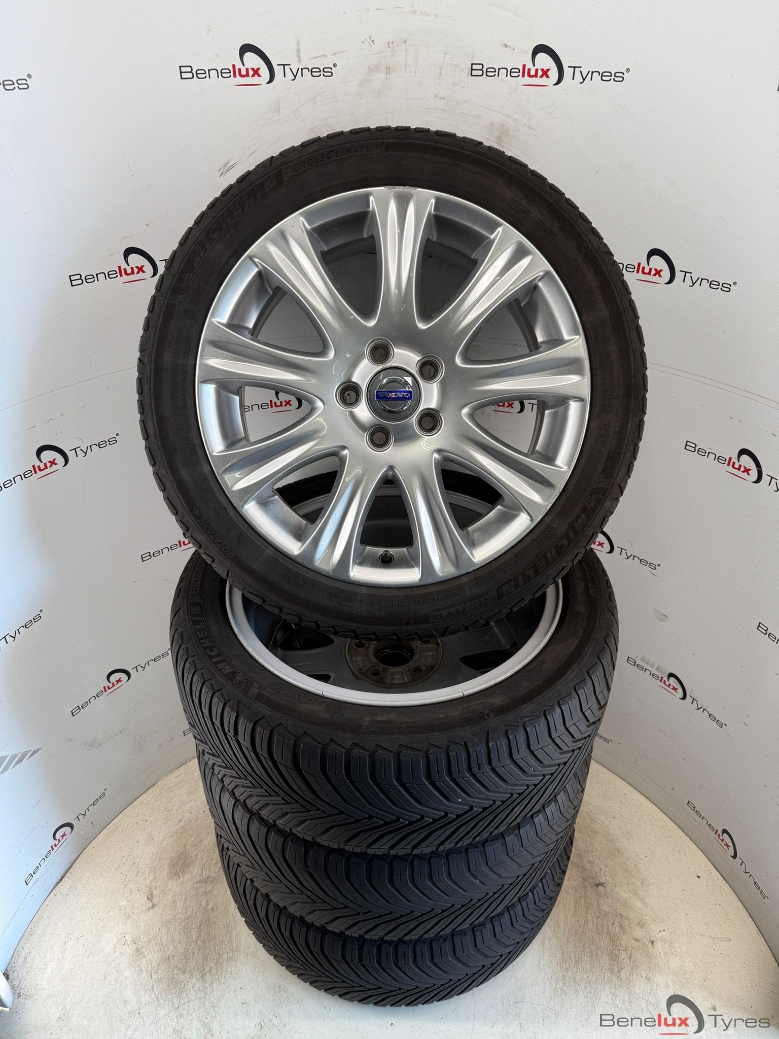 Volvo C30 C40 C70 S40 S60 S80 S90 V40 V50 V60 V70 V90 XC40, Auto-onderdelen, Banden en Velgen, Gebruikt, -, -, Banden en Velgen