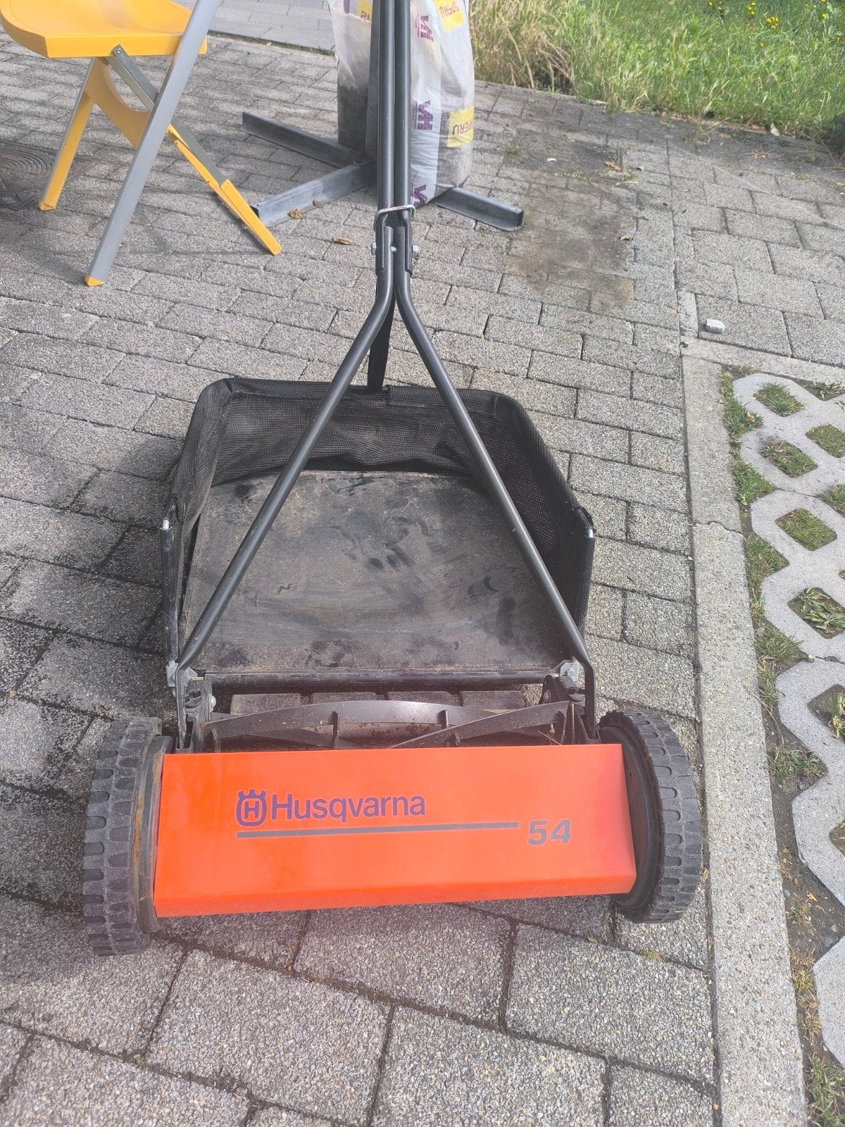 Duw grasmaaier, Ophalen