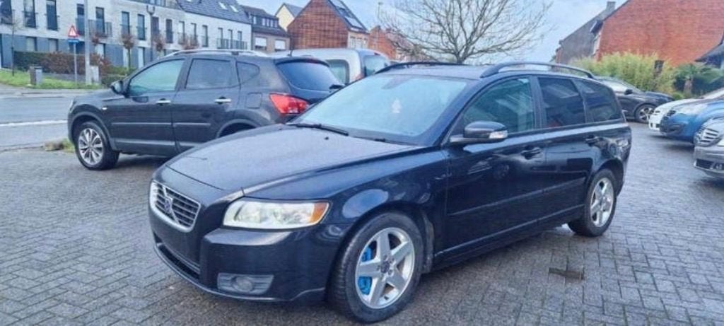 Volvo V50 – 2.0 Diesel Automaat Euro 5 Bj 2009 220000km, Auto's, Volvo, Euro 5, Zwart, 4 cilinders, 700 kg