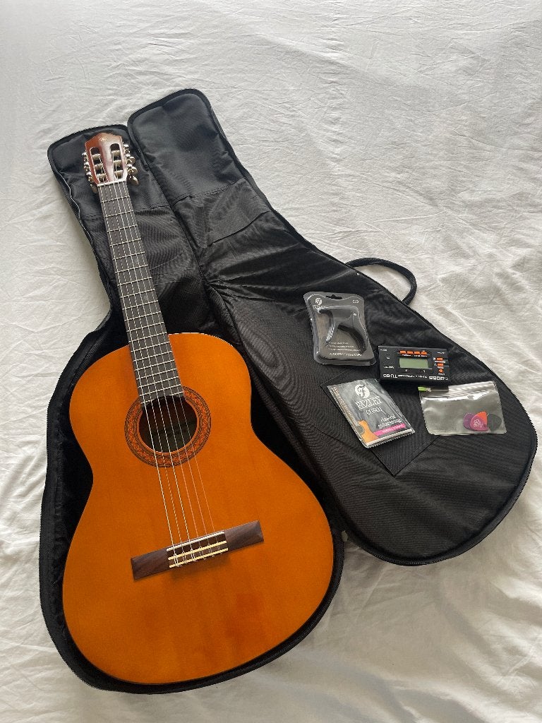Yamaha C40 klassieke gitaar + accessoires – zeer nette staat, Muziek en Instrumenten, Ophalen, Zo goed als nieuw, Klassieke of Spaanse gitaar