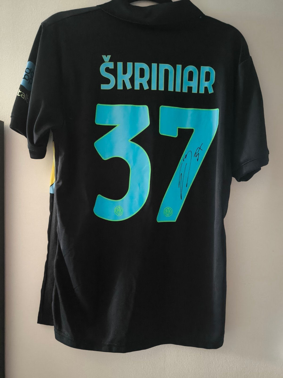 Gesigneerd shirt skriniar   inter Milan, Ophalen of Verzenden, Shirt