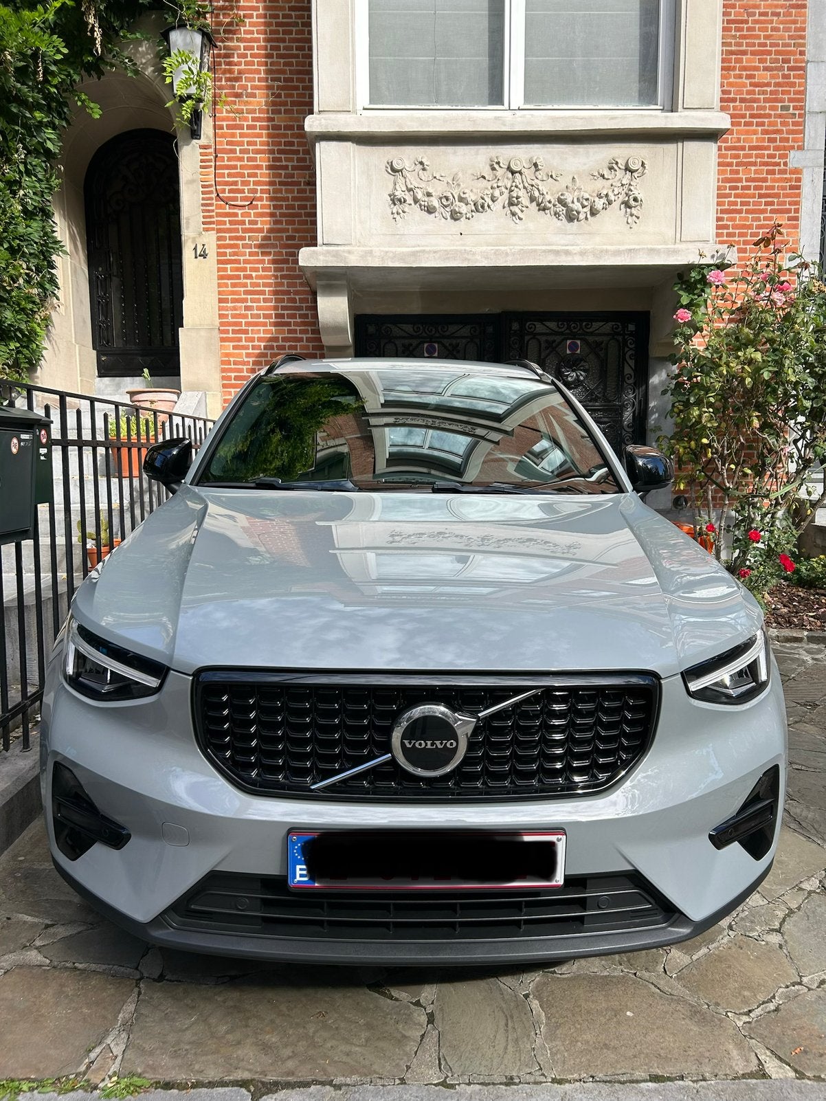 Volvo XC40 1.5 T2 Plus Dark Design Geartronic Plus Dark, Autos, Argent ou Gris, Achat, Euro 6, Chargement par induction pour smartphones