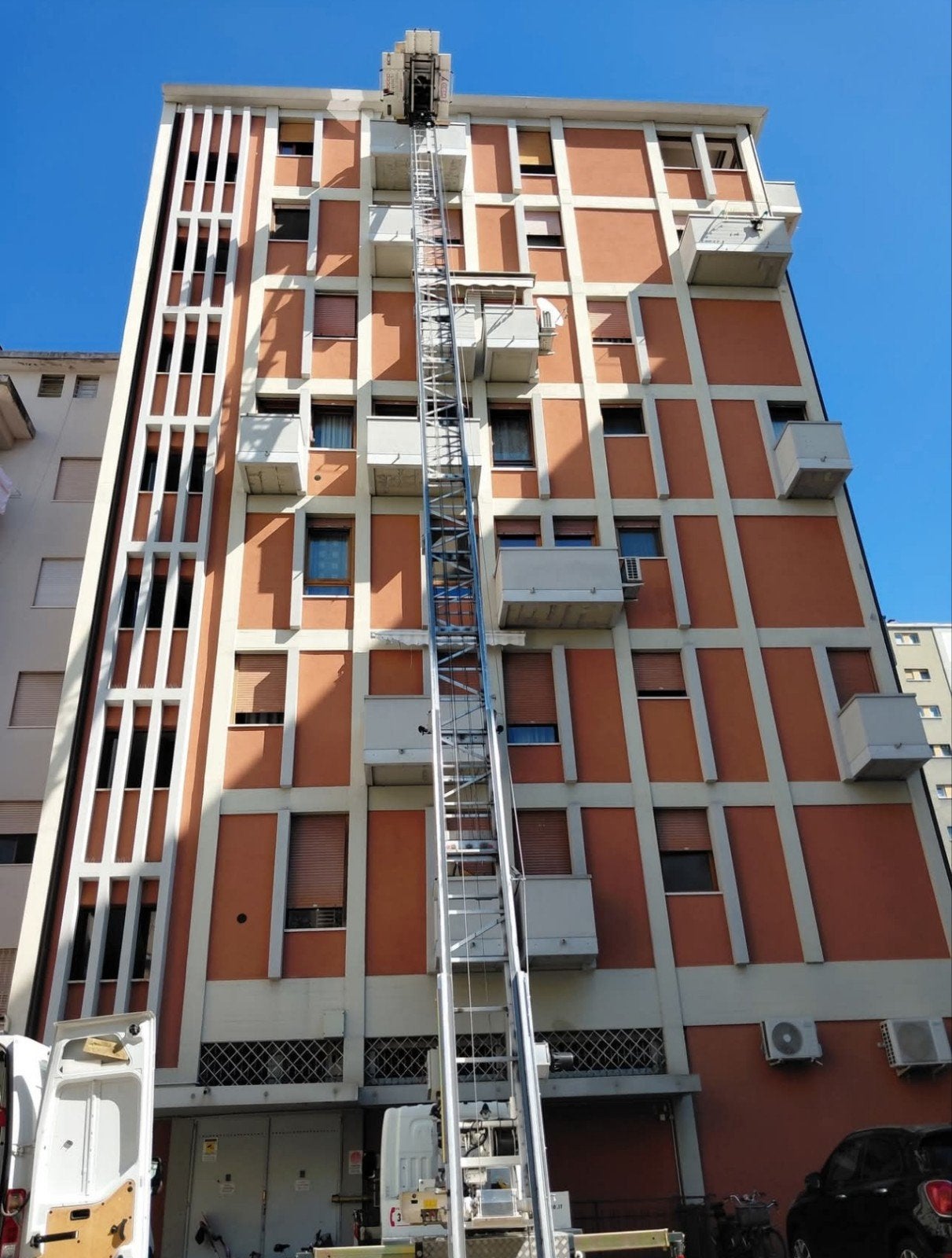 Ladderlift te huur | Ladderlift huren & Verhuizen Antwerpen