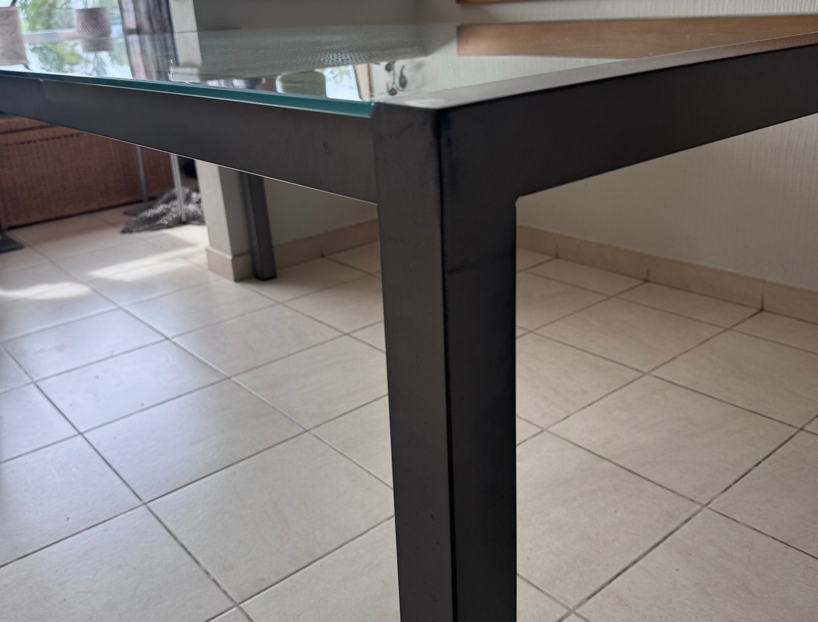 Glazen eettafel 190  85 cm, metalen onderstel, 6/8 personen, Huis en Inrichting, Ophalen, Zo goed als nieuw