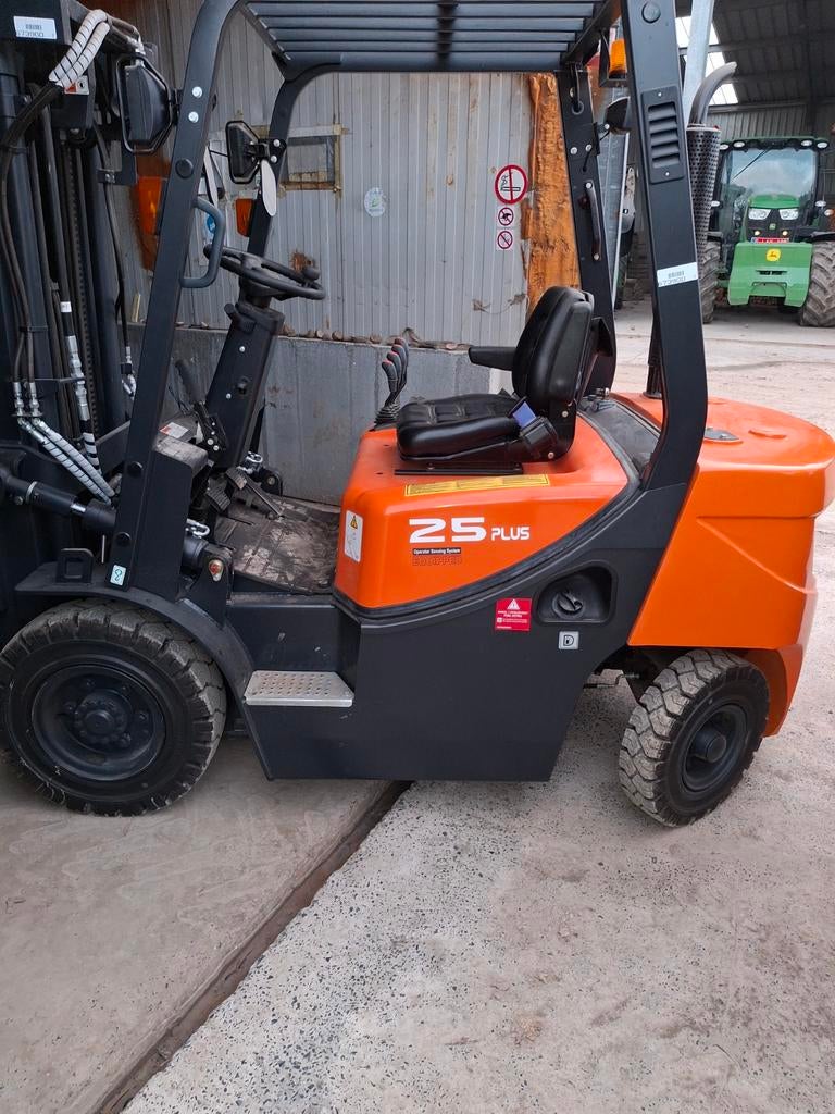 Doosan D25-7 triplex diesel