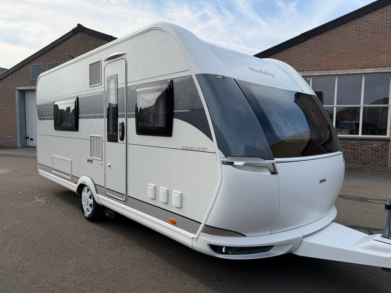 Hobby 495 WFB 2024 Mover Airco Voortent Luifel Badkamer 12L, Caravanes & Camping, Jusqu'à 4, Hobby, Grand lit, Particulier