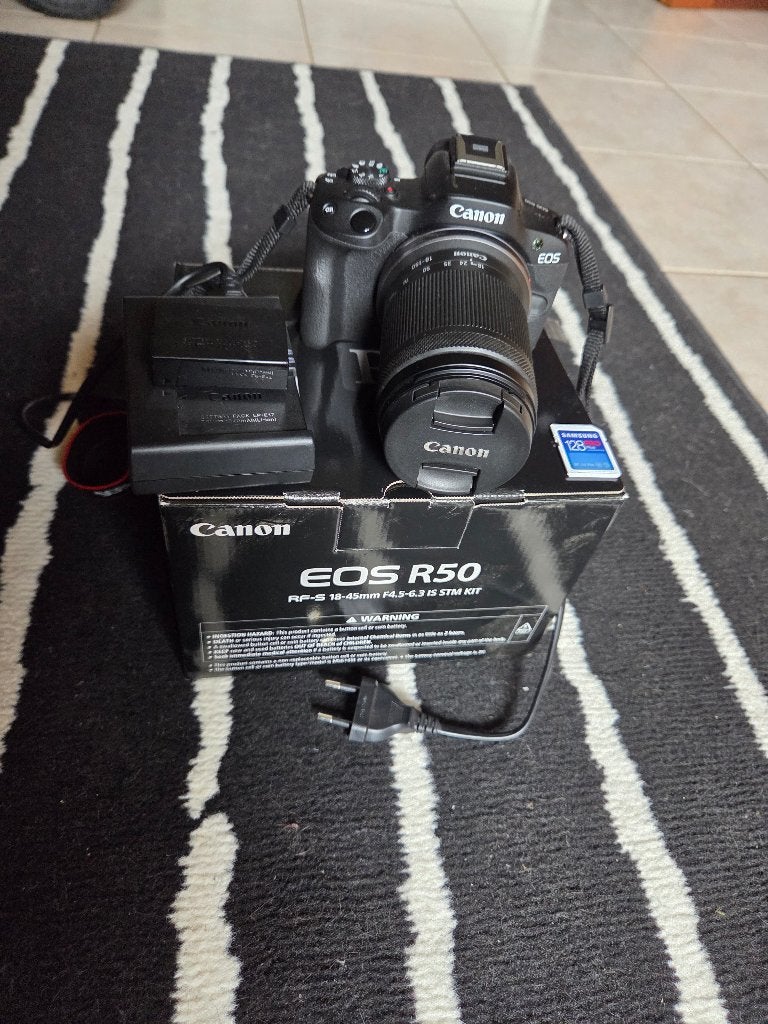 Canon EOS R50 systeemcamera + 18-150mm lens met extra's, Audio, Tv en Foto, Canon, Ophalen of Verzenden, Zo goed als nieuw, 24 megapixels