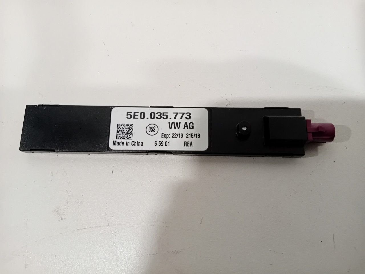 Antenne versterker Skoda Superb, Enlèvement ou Envoi, Van der Ven Autorecycling B.V., Onderdelen@venauto.nl, Ettenseweg 76, 4706 PB Roosendaal, The Netherlands