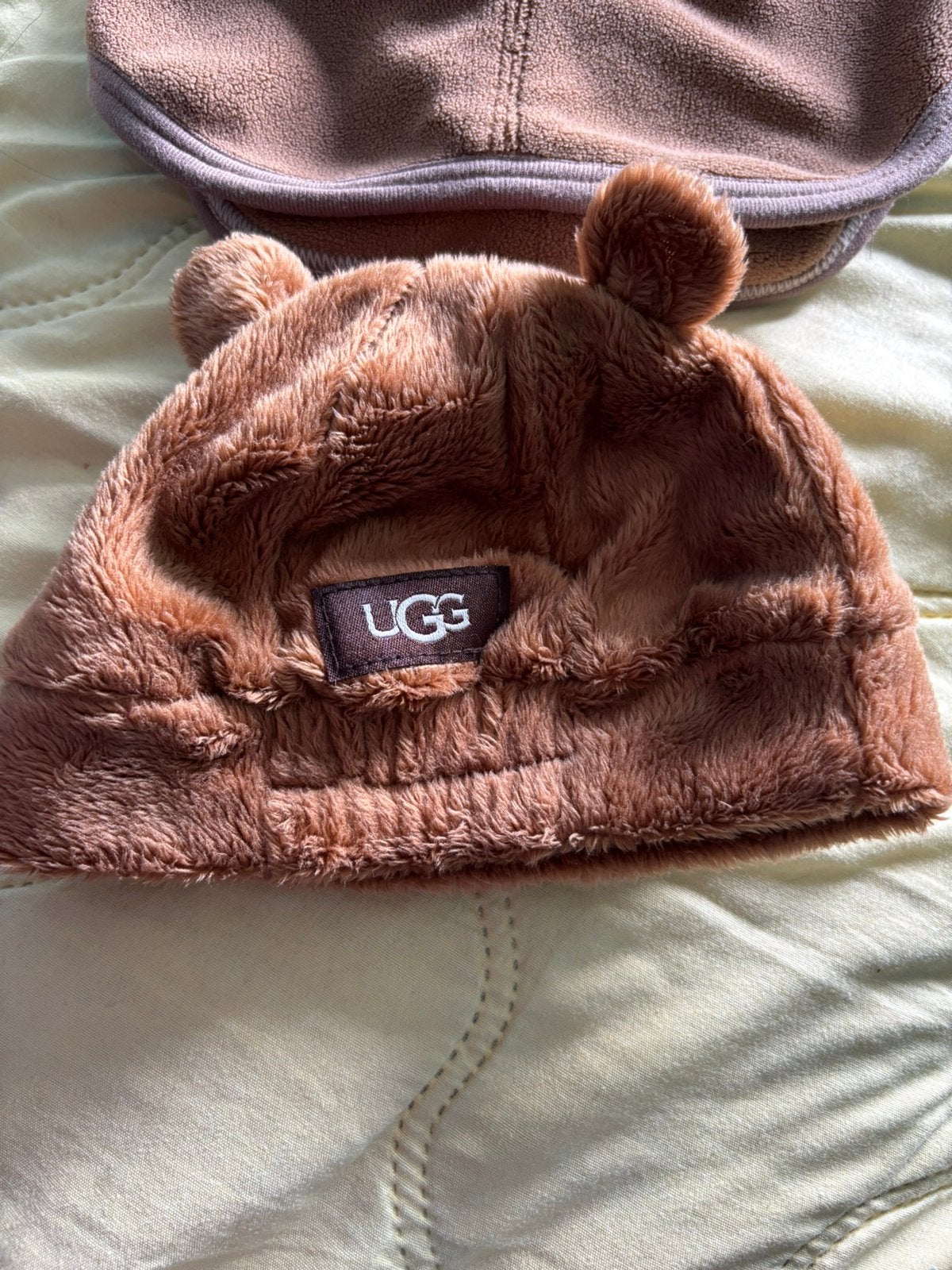 UGG baby muts one size TU, Enfants & Bébés, Enlèvement ou Envoi, Comme neuf, Bonnet
