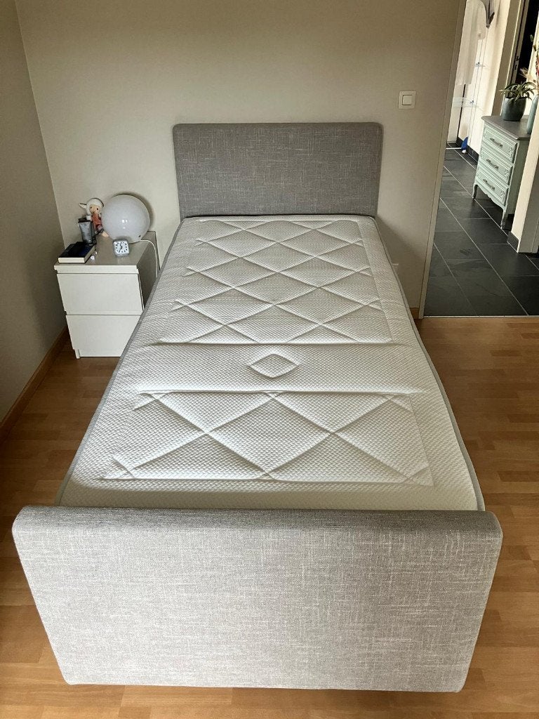 Nieuw!! elektrische ergonomische éénpersoons boxspring, Ophalen, Overige materialen, 210 cm, Nieuw