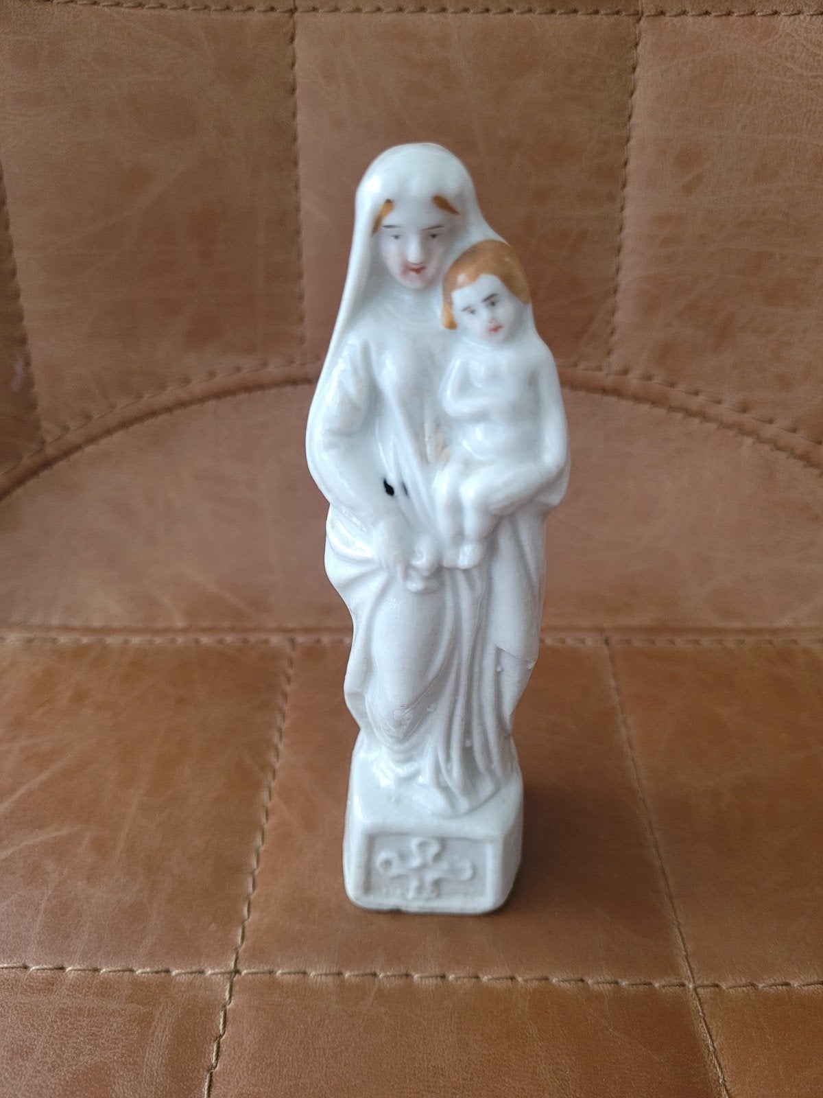 Ancienne statuette religieuse, Enlèvement ou Envoi