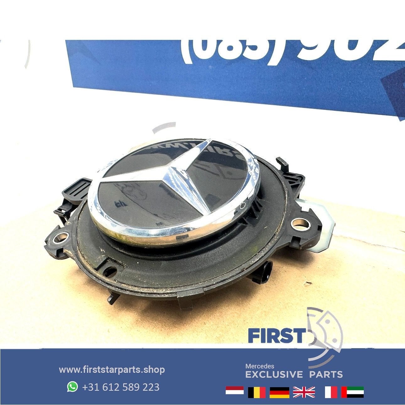 W118 CLA ACHTERKLEP LOGO ACHTERUITRIJCAMERA MOTOR + HOUDER M, Auto-onderdelen, Gebruikt, -, Ophalen of Verzenden, -