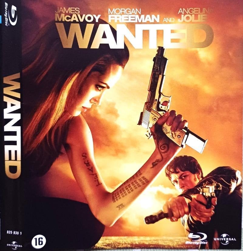 blu ray WANTED ANGELINA JOLIE  MORGAN FREEMAN ..., CD & DVD, Enlèvement ou Envoi, Comme neuf