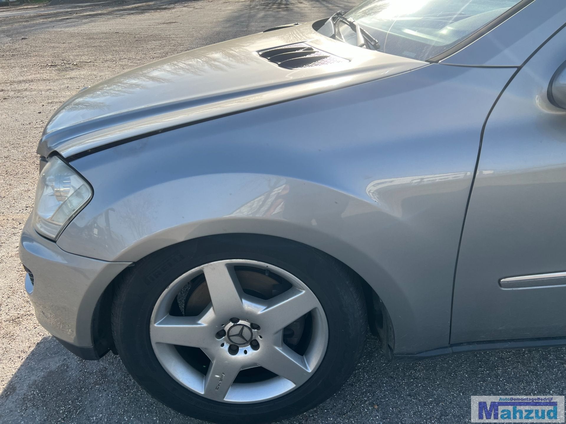 Aile avant gauche MERCEDES ML 2 W164 Gris C723 2005-2011, Mercedes-Benz AG, Mercedes-Benz, Utilisé, Mercedesstrasse 120
70372  Stuttgart, DE