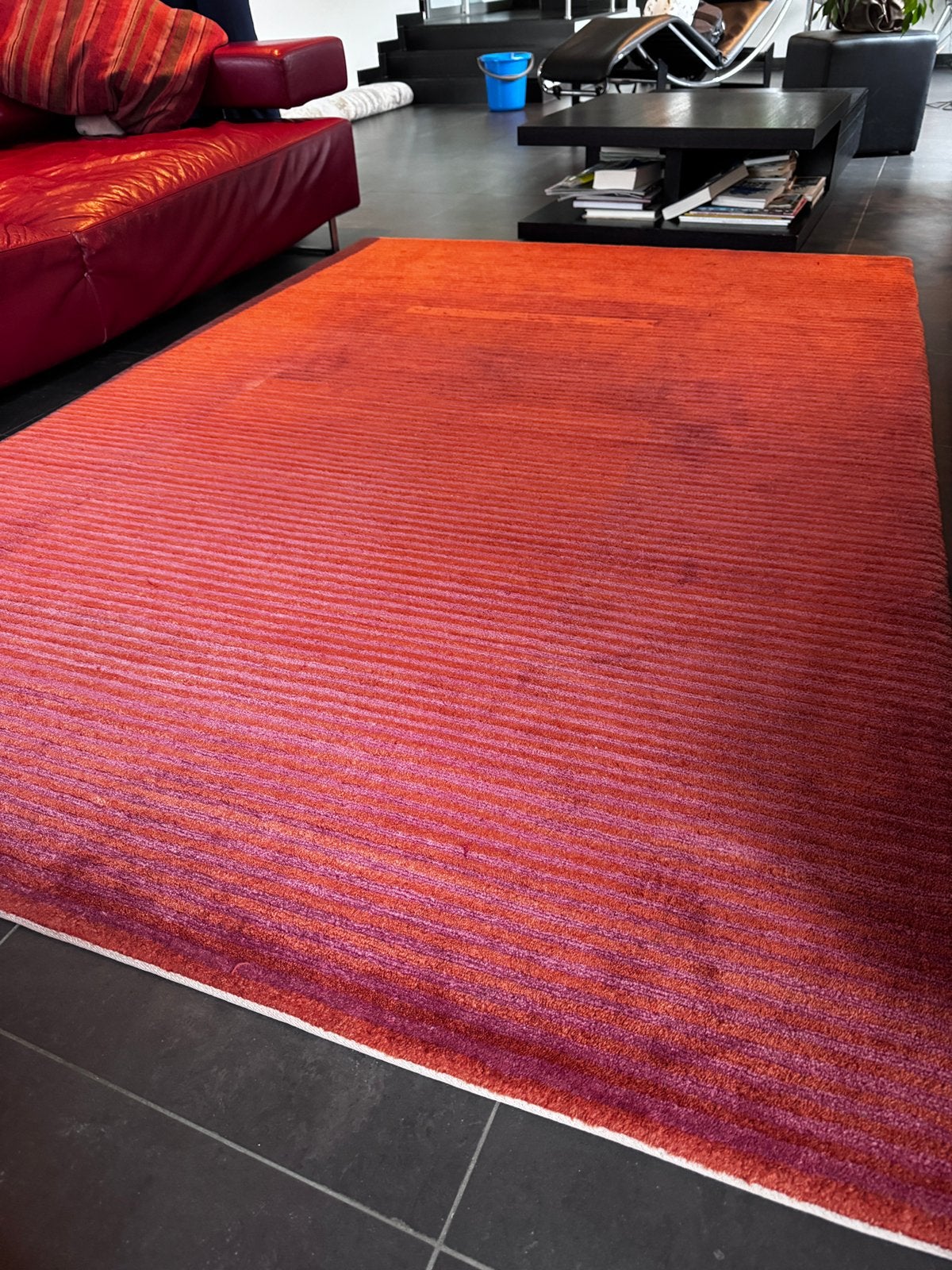 Rood tapijt 2m37 x 1m58, Huis en Inrichting, Stoffering | Tapijten en Vloerkleden, Ophalen, Zo goed als nieuw, Rood