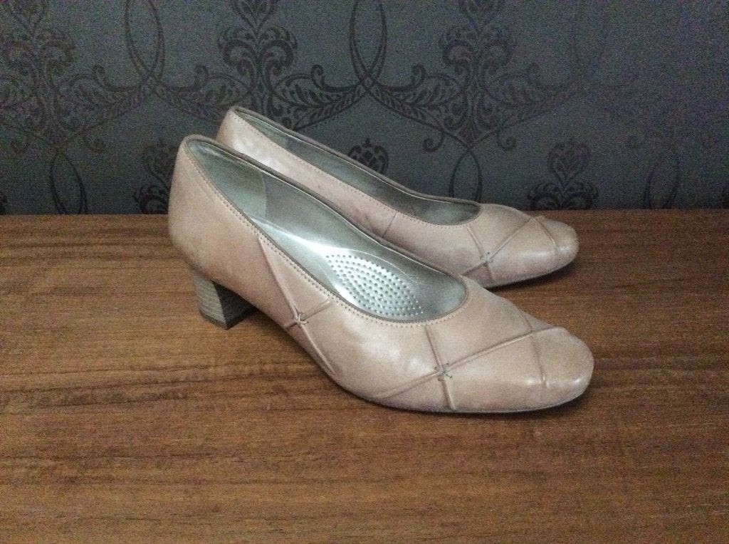 Pumps beige Ara 37, Pumps, Ophalen of Verzenden, Zo goed als nieuw, ARA  s