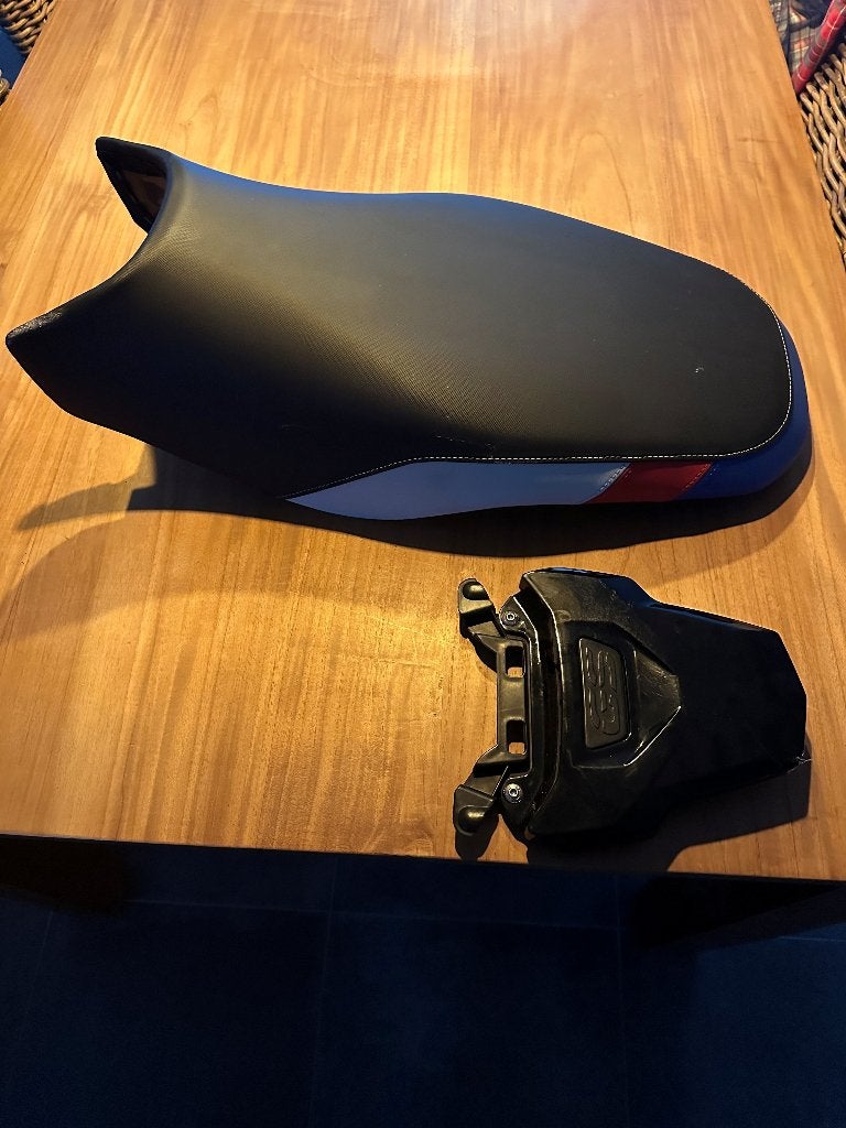 selle rally haute R1200/R1250 GS/GSA + platine porte bagage, Motoren, Ophalen, Gebruikt