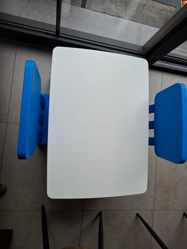 Kindertafel + 2 kinderstoelen., Kinderen en Baby's, Ophalen