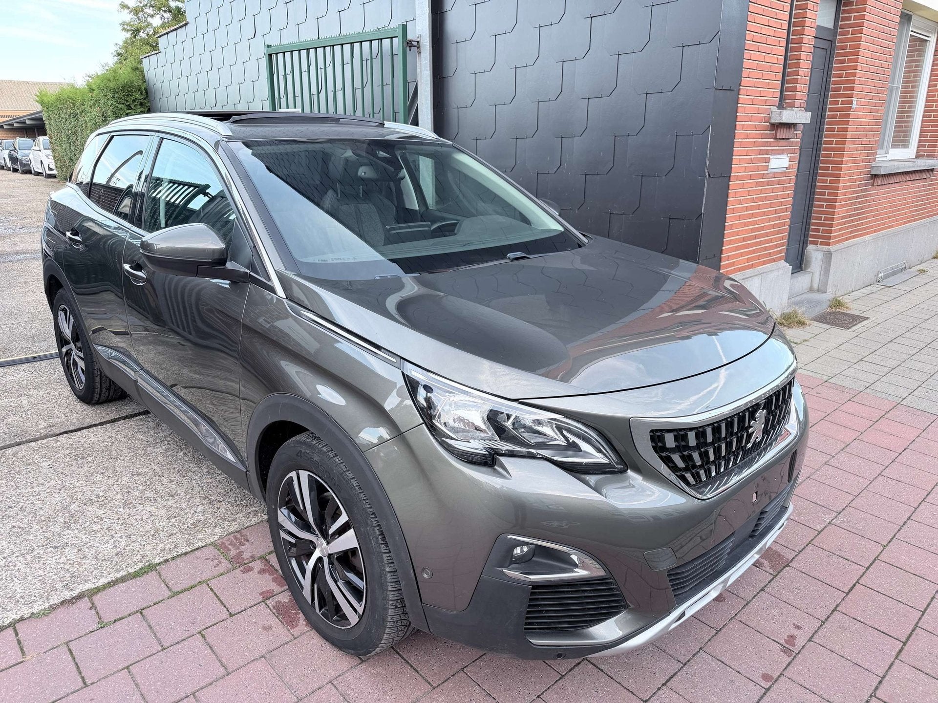 Peugeot 3008 1.2 EDITION ALLURE | PANODAK | CARPLAY | 360 CA, Auto's, Dealer onderhouden, Gebruikt, 1199 cc, https://public.car-pass.be/vhr/d77e0b6d-ec6f-4612-9c8f-0eb9e5bd414f