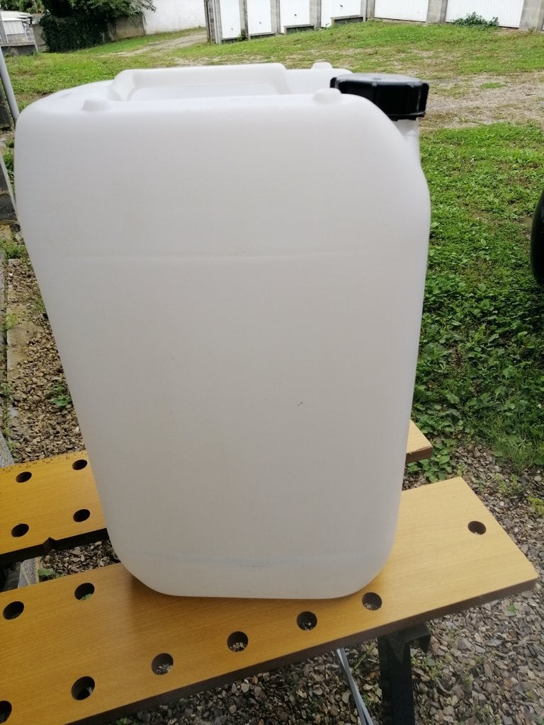 BIDONS PLASTIQUE, Ophalen