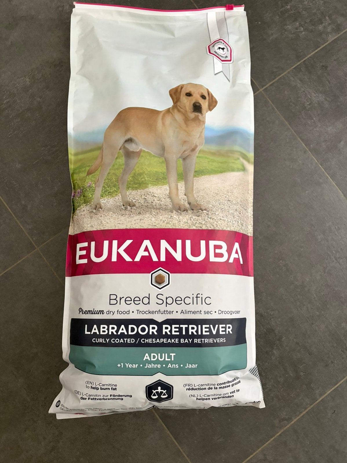 Eukanuba adult labrador retriever eten, Ophalen, Hond