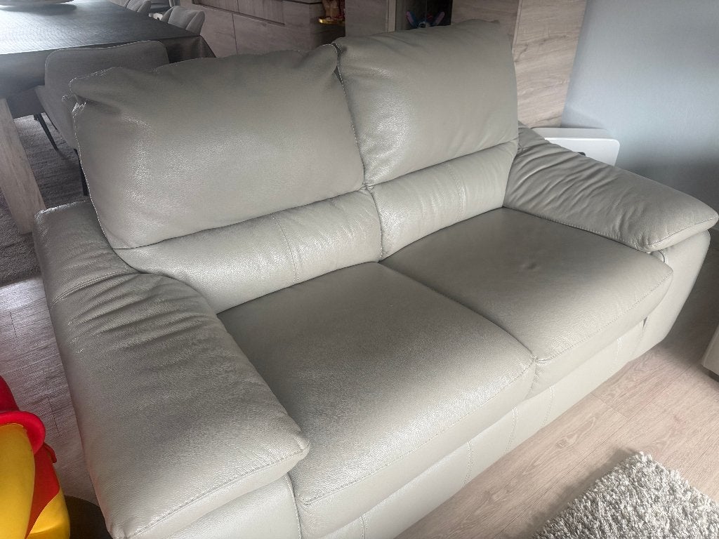 Lederen salon 2 zit en 2.5 zit met 2 electrische relaxen, Ophalen, Zo goed als nieuw
