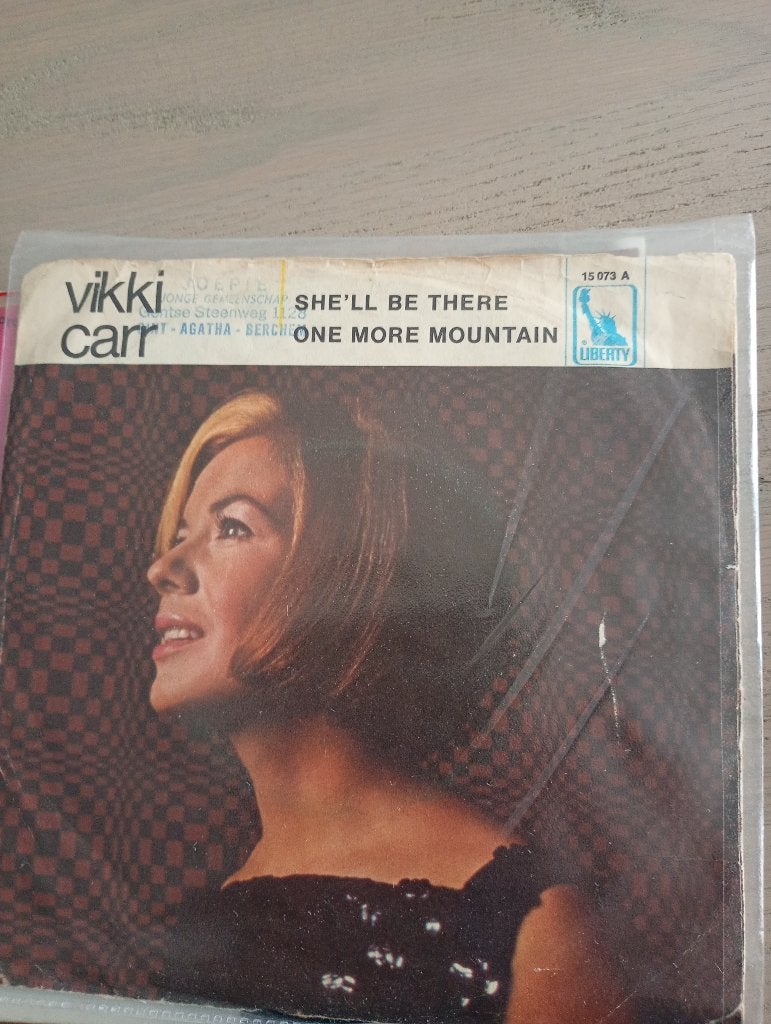 Vikki Carr - She's be there, Enlèvement ou Envoi, Pochette photo, 7 inch, Utilisé