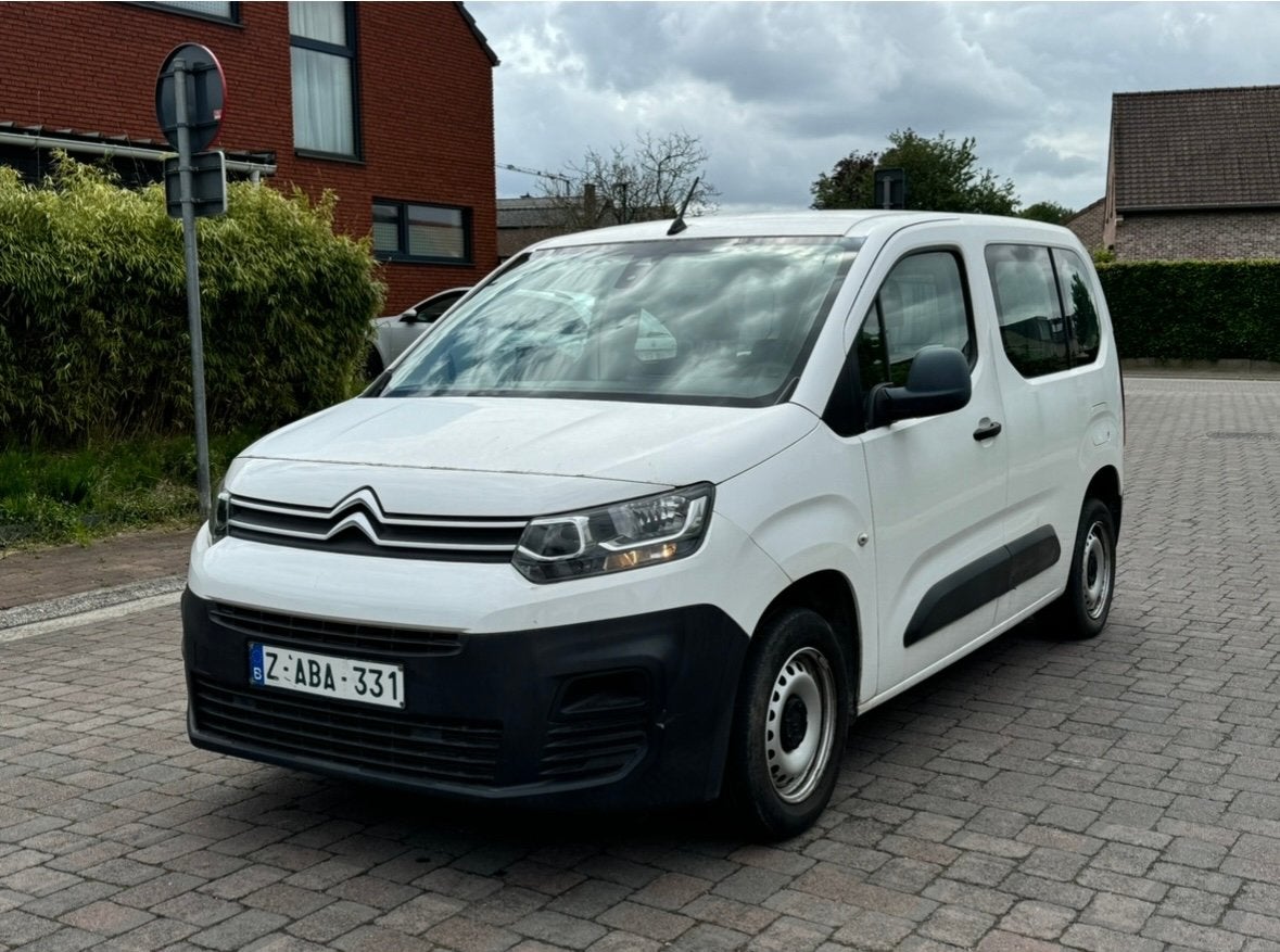 Citroen Berlingo 1.2 essence , 160.000 km , 09.2019 , Euro6b, https://public.car-pass.be/vhr/f82fdc0f-74ca-42a0-a407-1838dfbd7789