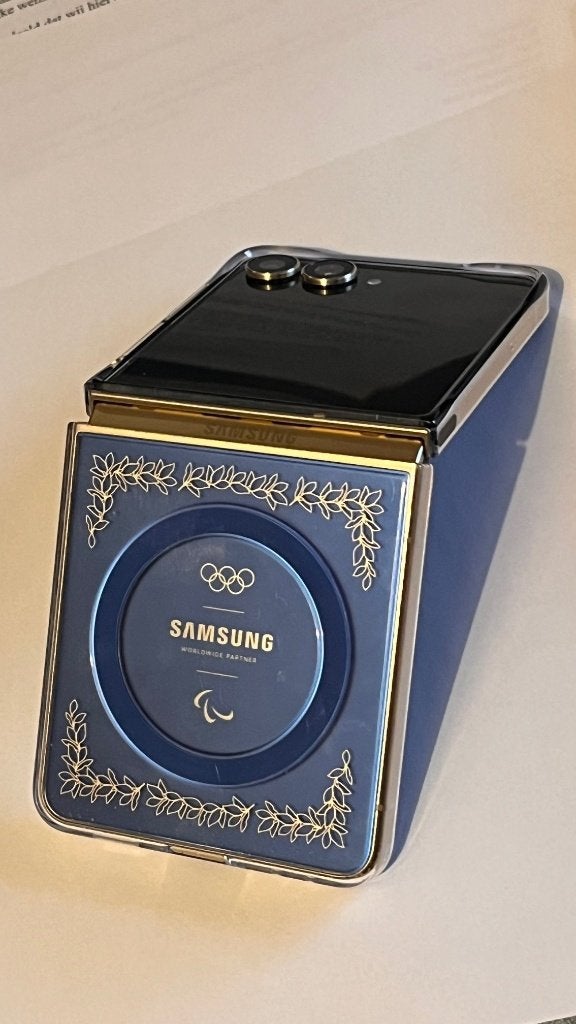 Samsung Galaxy Z Flip 7 Olympic Edition 2026, Télécoms, Neuf, 10 mégapixels ou plus, 512 GB, Enlèvement