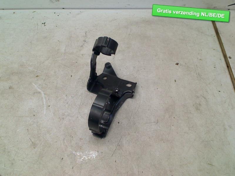 POMPE A EAU steun Audi Q3 (8UB / 8UG) (5Q0121093EK), Auto-Union-Straße  1,
85057  Ingolstadt, DE, Info@audi.de, Audi, Utilisé