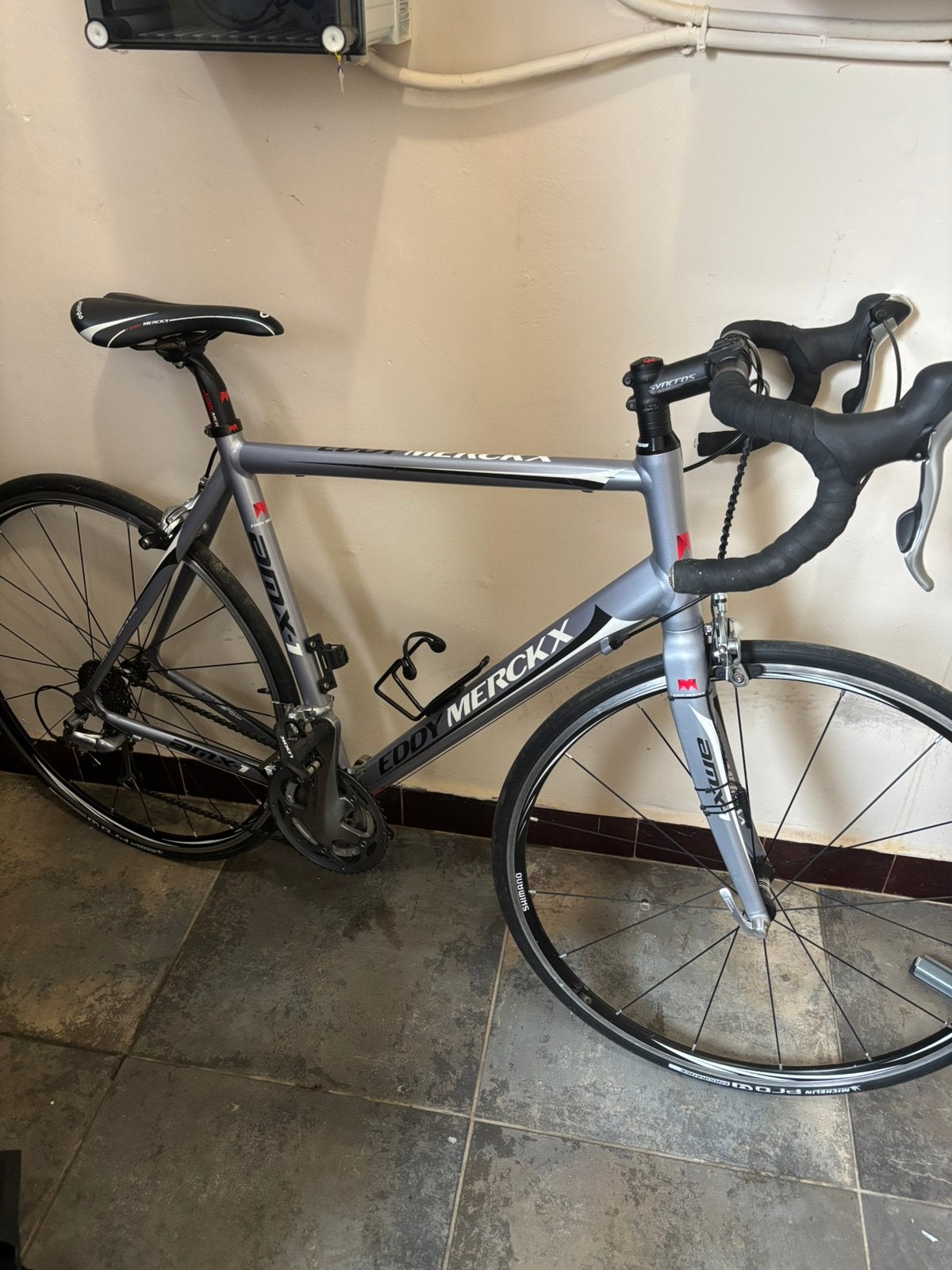 À vendre vélo de course Eddy Merckx en très bon état. 320 Eu, Enlèvement, Comme neuf, Aluminium