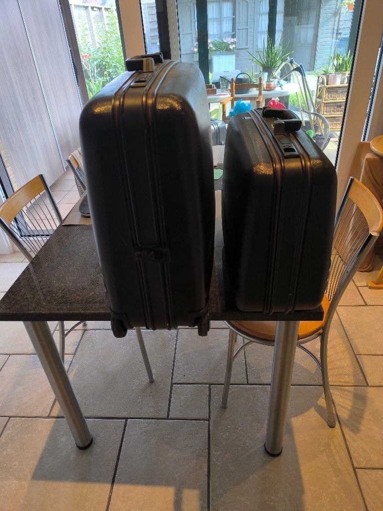 Valiezen, Handtassen en Accessoires, Gebruikt, Hard kunststof, 35 tot 45 cm, Wieltjes
