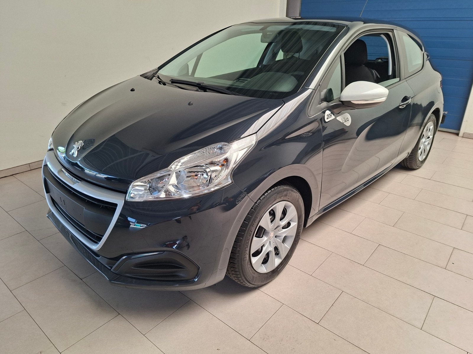 Peugeot 208 1200cc Benz BJ.2017 à seulement 2400 km, super s, Autos, Achat, Euro 6, Entreprise, Traction avant