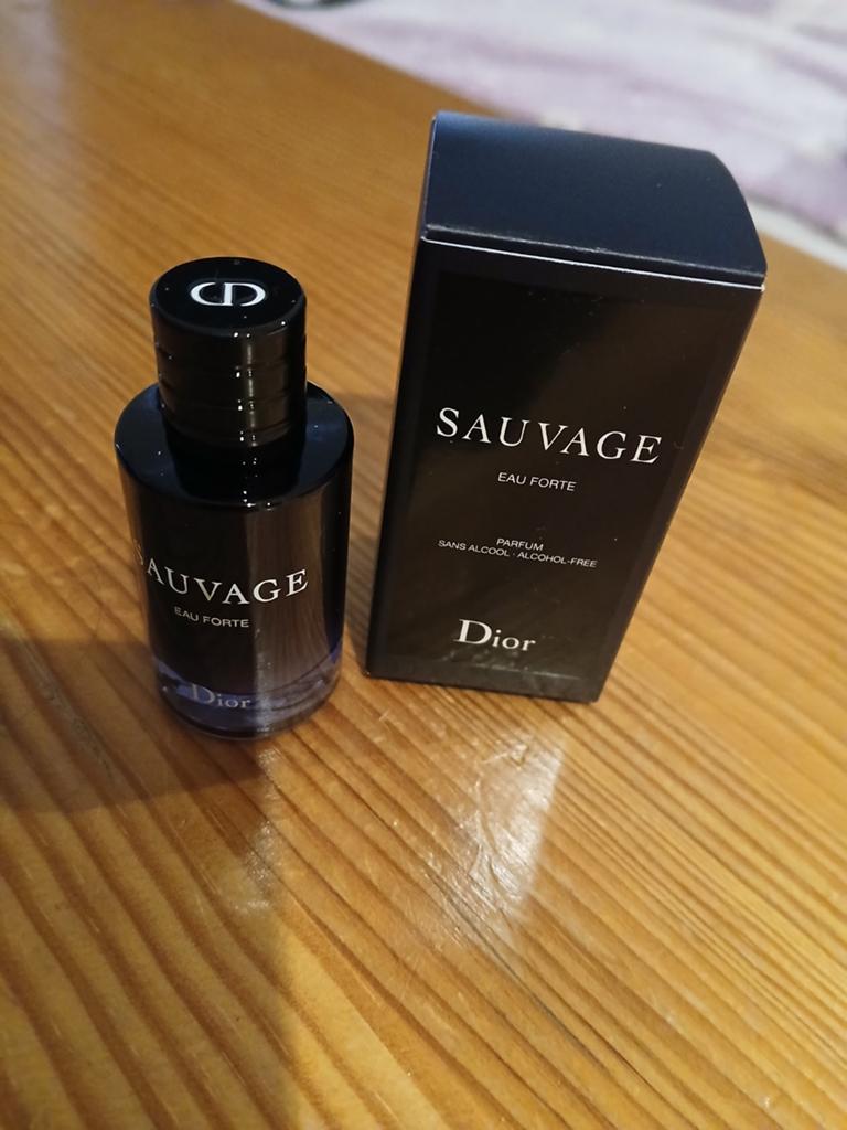 Miniature Sauvage Dior, Ophalen
