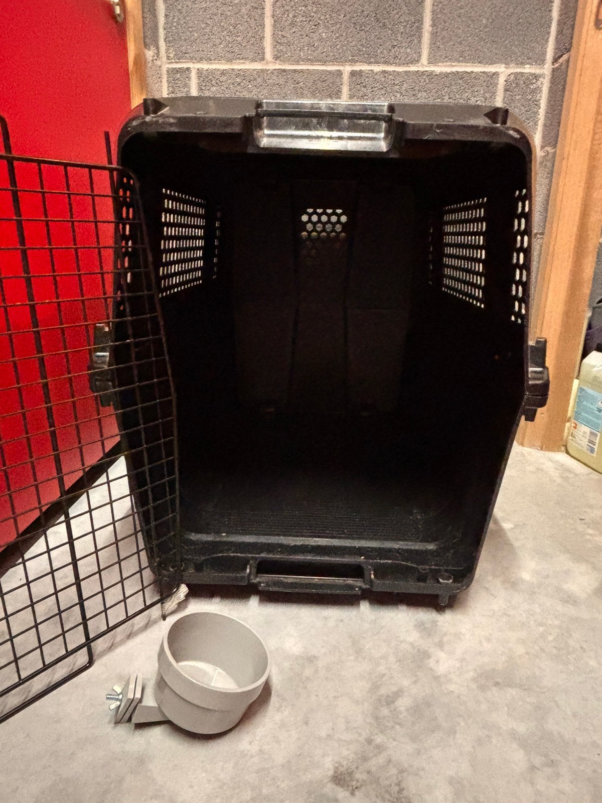 Cage de transport chien taille Medium - conforme IATA, Enlèvement, Comme neuf