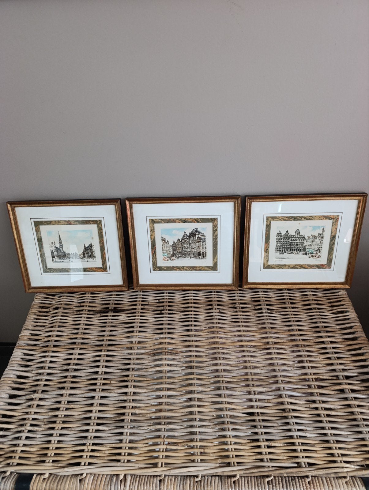 3 kaders van Brussel, Ophalen, Schilderijlijst, Zo goed als nieuw, Meerkleurig