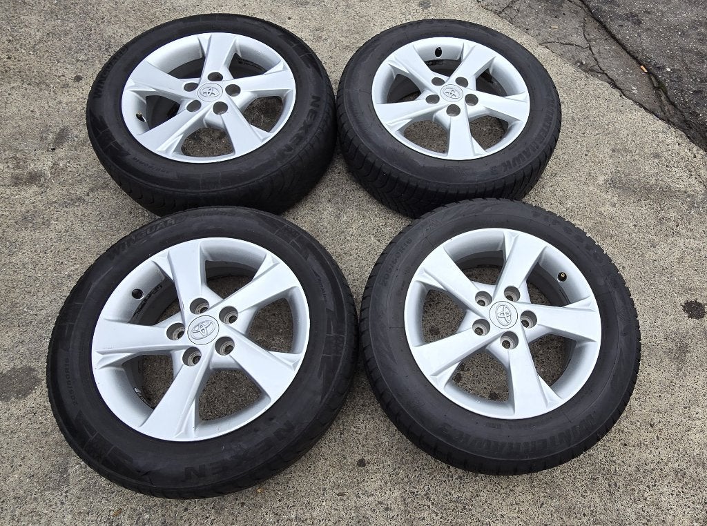 JANTES D'ORIGINE TOYOTA YARIS AVEC PNEUS HIVER 205/60/16, Autos : Pièces & Accessoires, Pneus et Jantes, Pneus hiver, 16 pouces