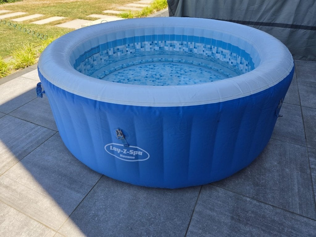 Jacuzzi, Tuin en Terras, Ophalen, Zo goed als nieuw, Afdekzeil, Opblaasbaar